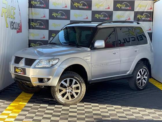 MITSUBISHI PAJERO TR4 2.0 4X2 16V 140CV FLEX 4P AUTOMÁTICO MITSUBISHI PAJERO TR4 2.0 4X2 16V 140CV FLEX 4P AUTOMÁTICO